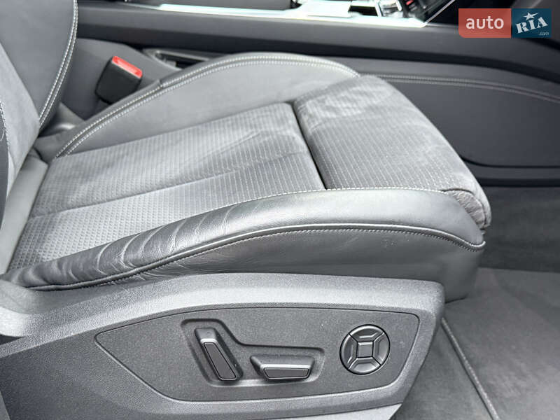 Внедорожник / Кроссовер Audi e-tron 2022 в Ровно