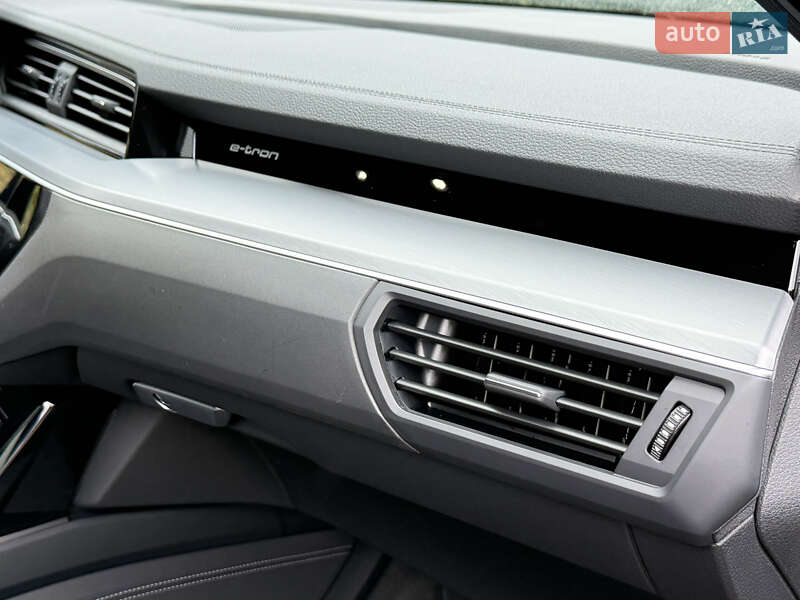 Внедорожник / Кроссовер Audi e-tron 2022 в Ровно