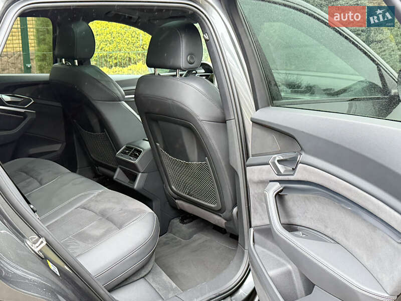 Внедорожник / Кроссовер Audi e-tron 2022 в Ровно