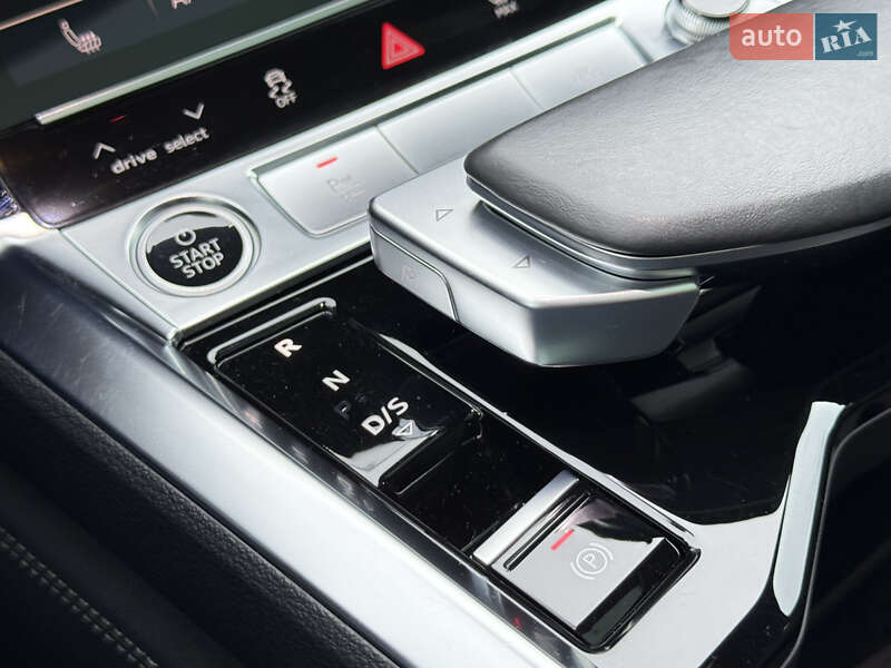 Внедорожник / Кроссовер Audi e-tron 2022 в Ровно