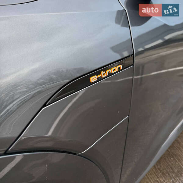 Внедорожник / Кроссовер Audi e-tron 2019 в Киеве фото 13 Внедорожник / Кроссовер Audi e-tron 2019 в Киеве