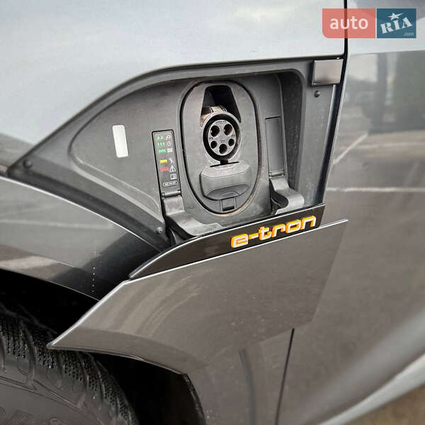 Внедорожник / Кроссовер Audi e-tron 2019 в Киеве фото 72 Внедорожник / Кроссовер Audi e-tron 2019 в Киеве