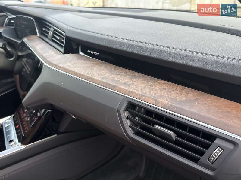 Внедорожник / Кроссовер Audi e-tron 2019 в Дрогобыче фото 40 Внедорожник / Кроссовер Audi e-tron 2019 в Дрогобыче