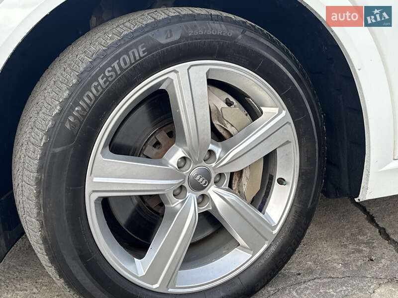 Внедорожник / Кроссовер Audi e-tron 2019 в Дрогобыче фото 51 Внедорожник / Кроссовер Audi e-tron 2019 в Дрогобыче