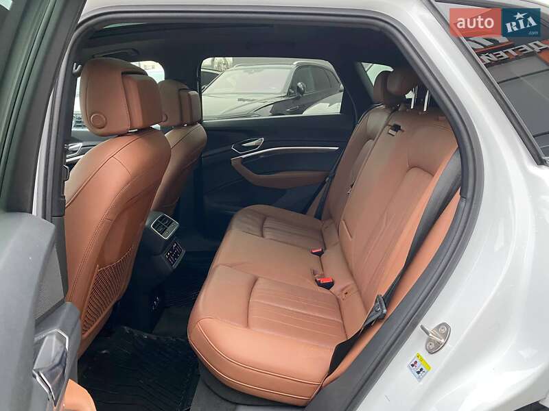 Внедорожник / Кроссовер Audi e-tron 2021 в Львове фото 19 Внедорожник / Кроссовер Audi e-tron 2021 в Львове