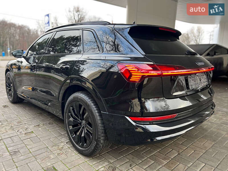 Внедорожник / Кроссовер Audi e-tron 2022 в Днепре