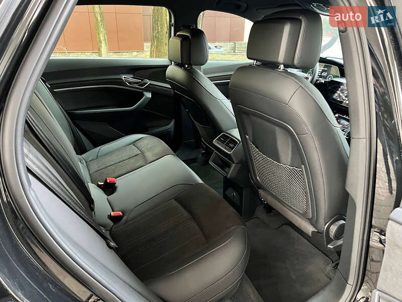 Внедорожник / Кроссовер Audi e-tron 2022 в Днепре