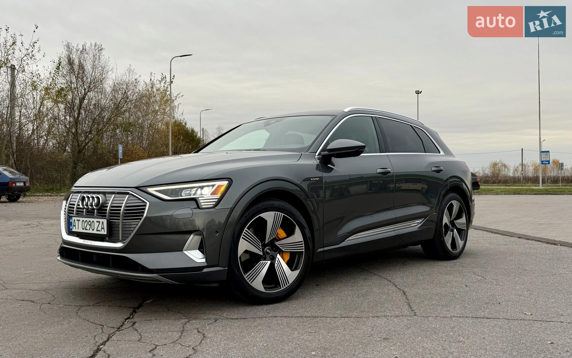 2019 Audi e-tron - мініатюра 2