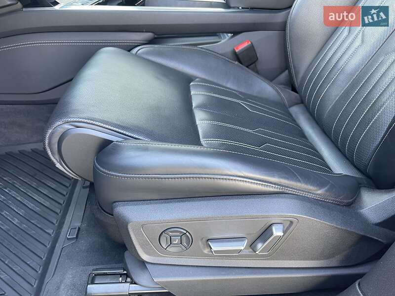 Внедорожник / Кроссовер Audi e-tron 2019 в Ивано-Франковске