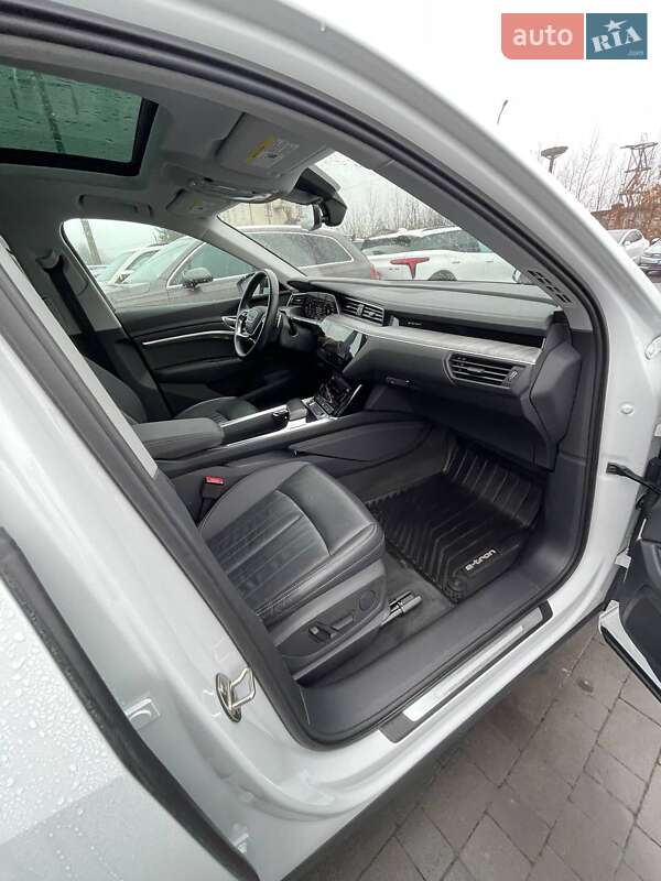 Внедорожник / Кроссовер Audi e-tron 2021 в Львове