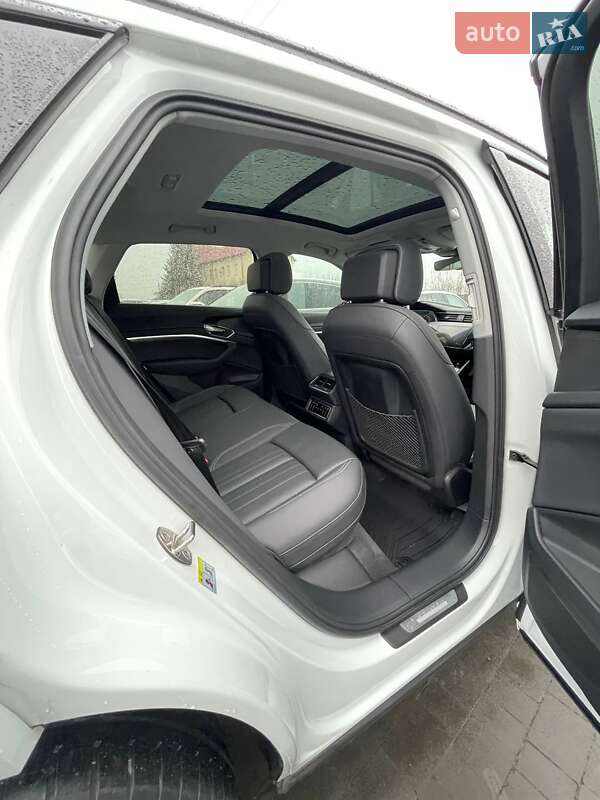 Внедорожник / Кроссовер Audi e-tron 2020 в Львове фото 30 Внедорожник / Кроссовер Audi e-tron 2020 в Львове