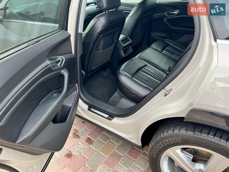 Внедорожник / Кроссовер Audi e-tron 2020 в Харькове