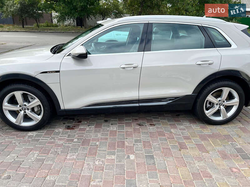 Внедорожник / Кроссовер Audi e-tron 2020 в Харькове