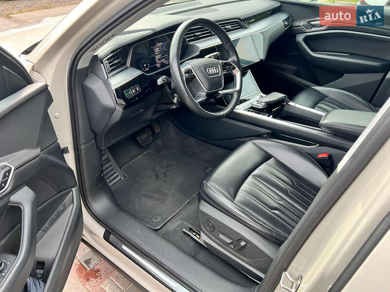 Внедорожник / Кроссовер Audi e-tron 2020 в Харькове
