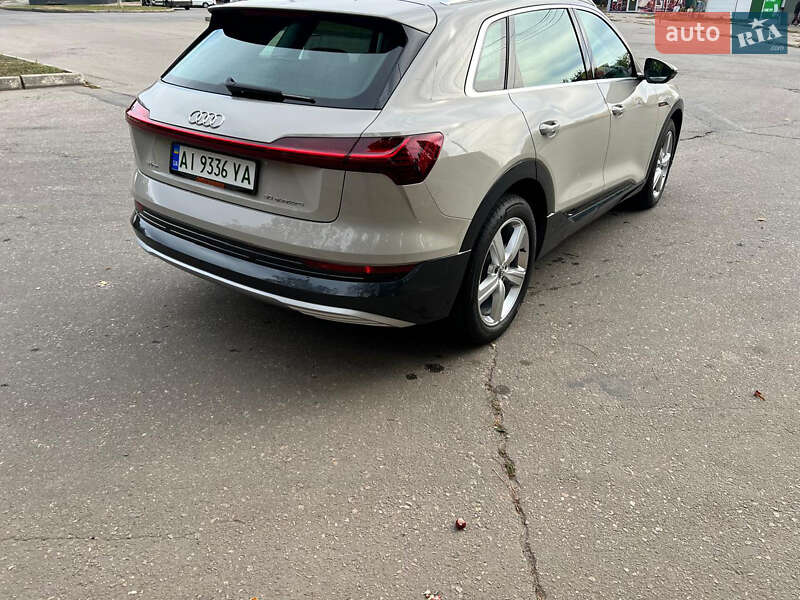 Внедорожник / Кроссовер Audi e-tron 2020 в Харькове