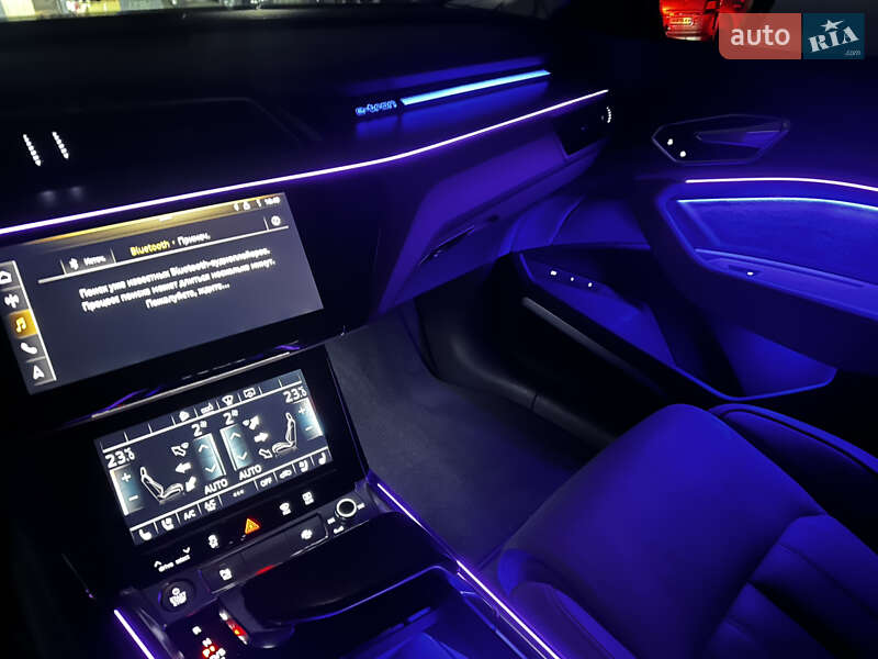 Внедорожник / Кроссовер Audi e-tron 2019 в Киеве