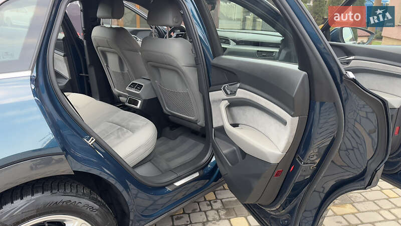 Внедорожник / Кроссовер Audi e-tron 2020 в Сваляве фото 80 Внедорожник / Кроссовер Audi e-tron 2020 в Сваляве