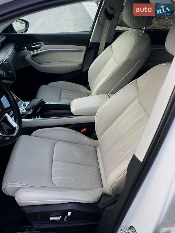 Внедорожник / Кроссовер Audi e-tron 2019 в Тернополе