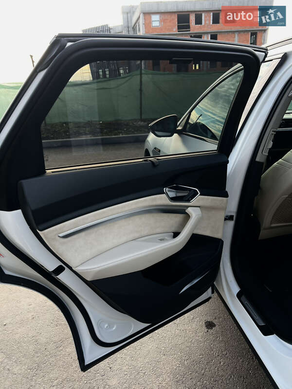 Внедорожник / Кроссовер Audi e-tron 2019 в Тернополе