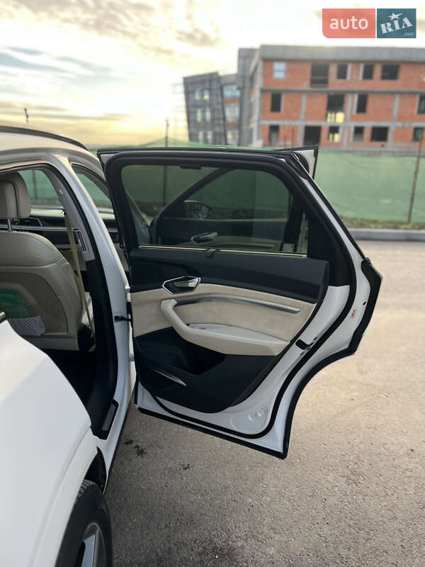 Внедорожник / Кроссовер Audi e-tron 2019 в Тернополе