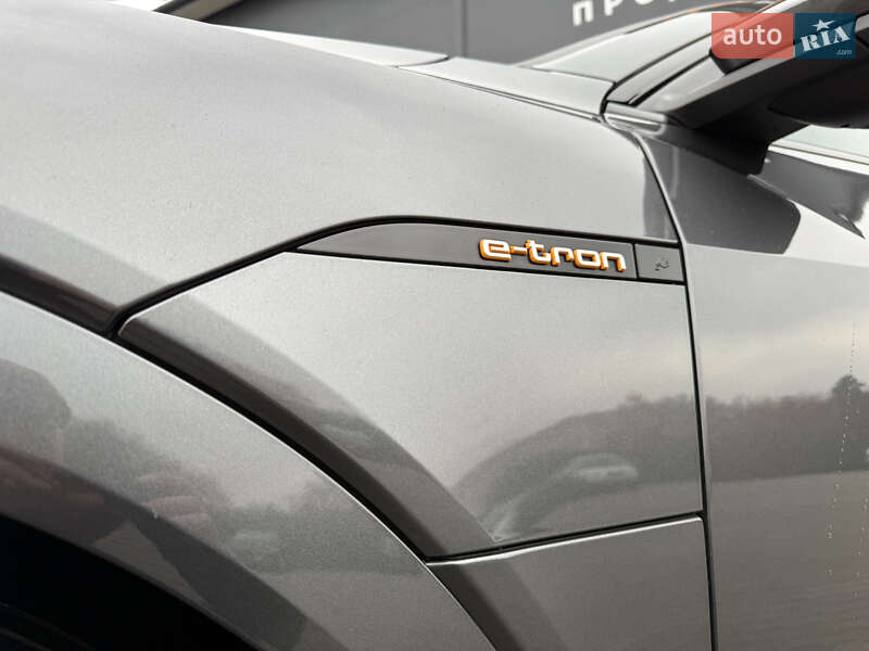 Внедорожник / Кроссовер Audi e-tron 2021 в Мукачево