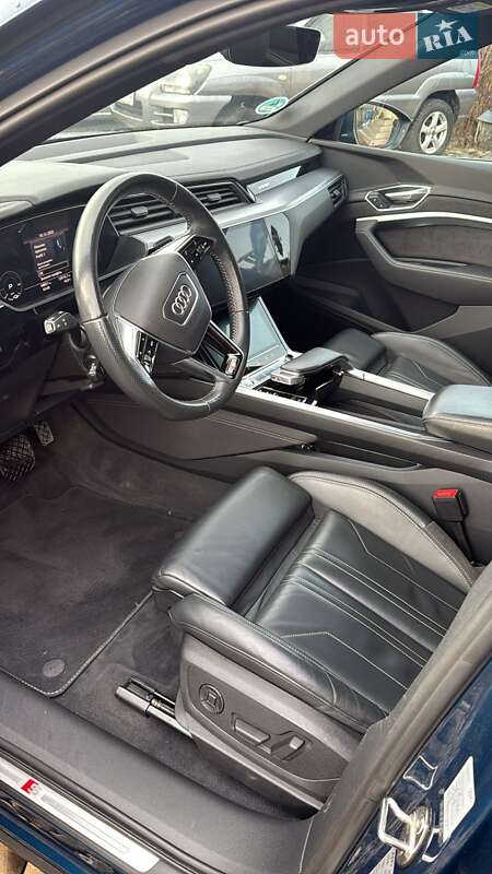 Внедорожник / Кроссовер Audi e-tron 2019 в Хусте