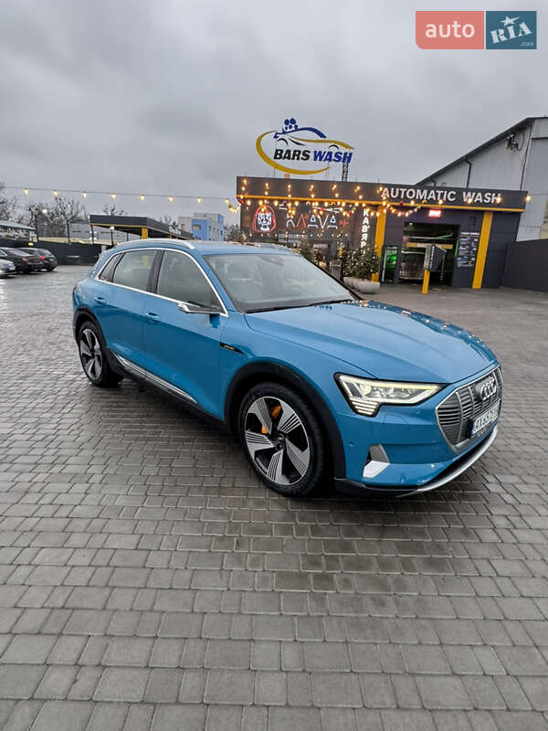 Внедорожник / Кроссовер Audi e-tron 2019 в Харькове