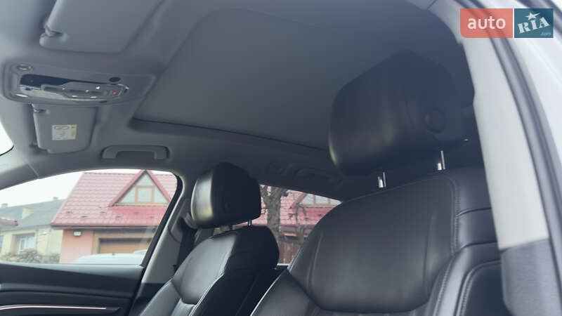 Внедорожник / Кроссовер Audi e-tron 2019 в Сваляве