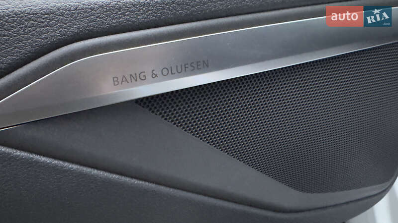 Внедорожник / Кроссовер Audi e-tron 2019 в Сваляве