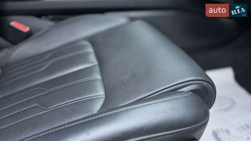 Внедорожник / Кроссовер Audi e-tron 2019 в Сваляве