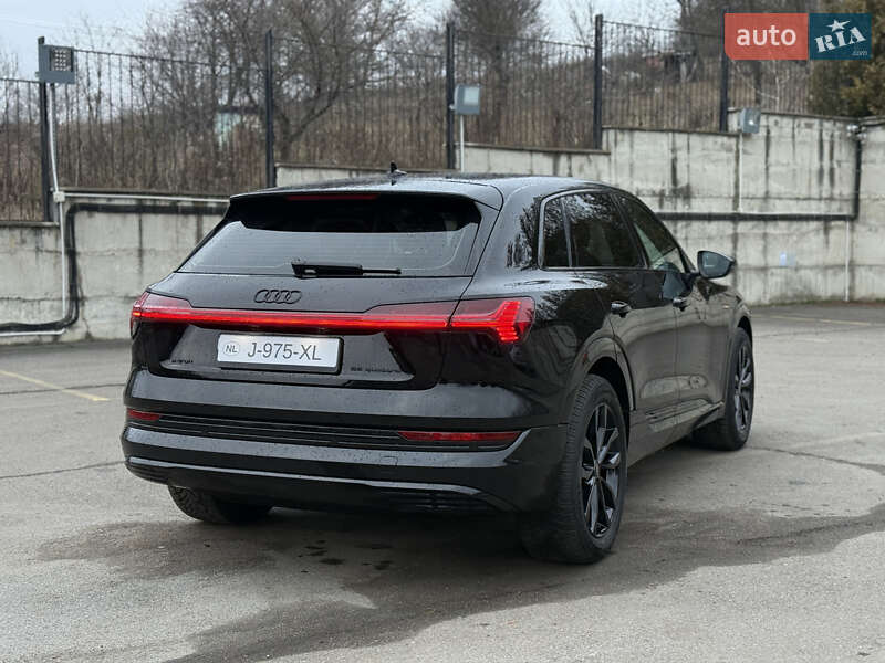 Внедорожник / Кроссовер Audi e-tron 2021 в Ровно фото 23 Внедорожник / Кроссовер Audi e-tron 2021 в Ровно
