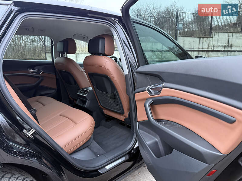 Внедорожник / Кроссовер Audi e-tron 2021 в Ровно фото 43 Внедорожник / Кроссовер Audi e-tron 2021 в Ровно