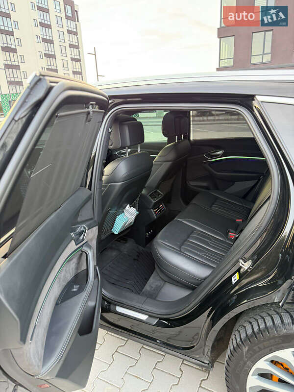 Внедорожник / Кроссовер Audi e-tron 2019 в Львове