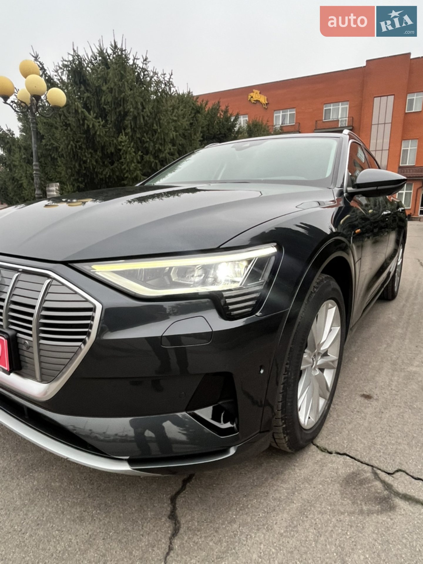 2020 Audi e-tron - мініатюра 2