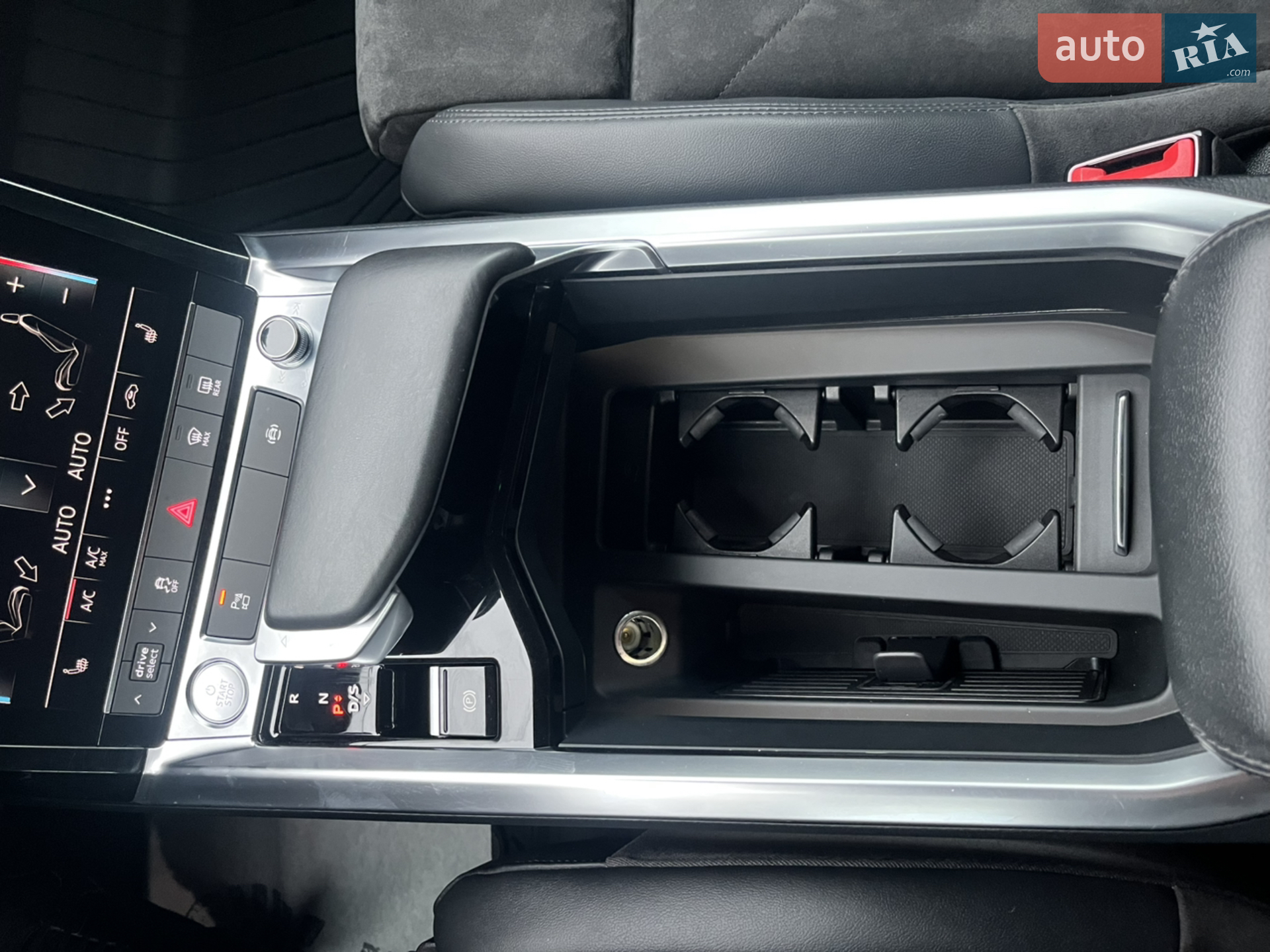 2020 Audi e-tron - мініатюра 35