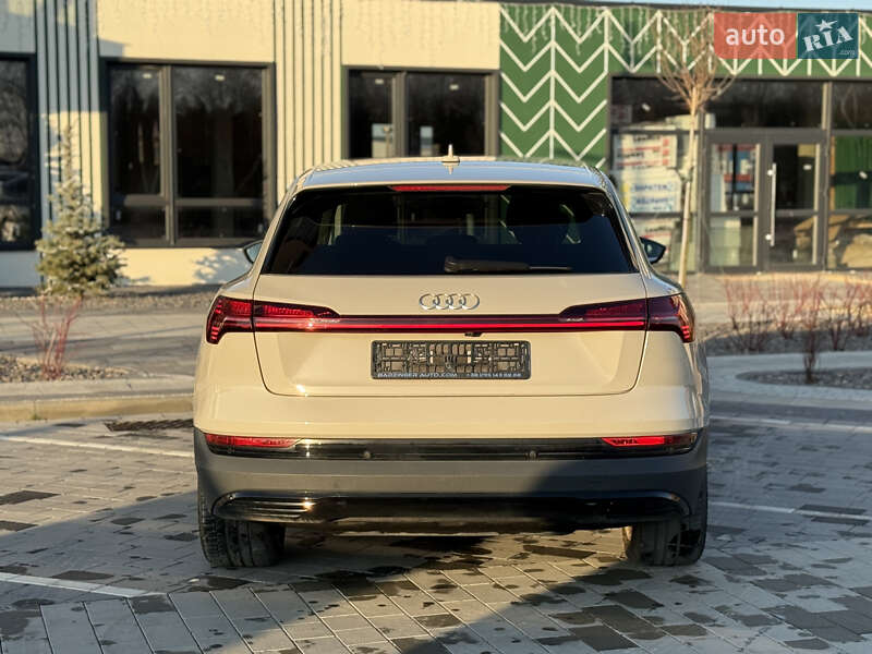 Внедорожник / Кроссовер Audi e-tron 2020 в Городке