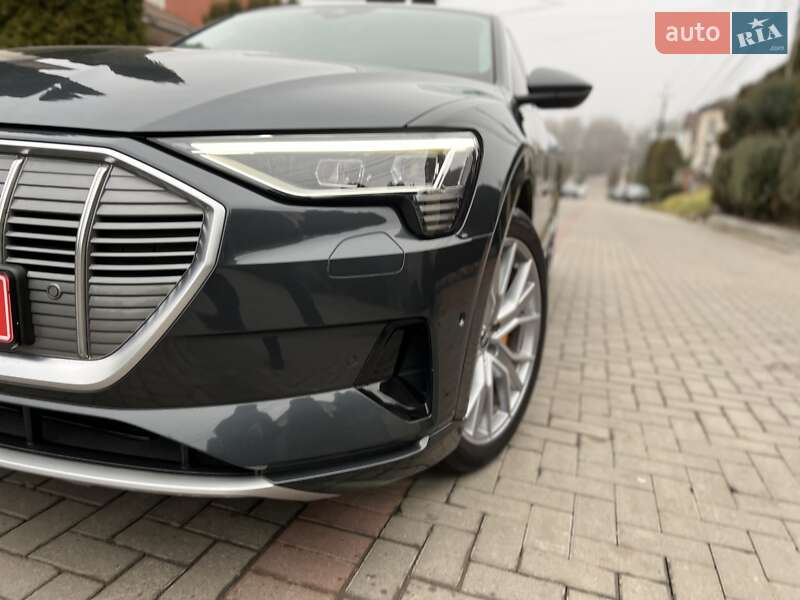 Позашляховик / Кросовер Audi e-tron 2023 в Хмельницькому