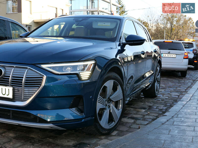 Внедорожник / Кроссовер Audi e-tron 2019 в Львове