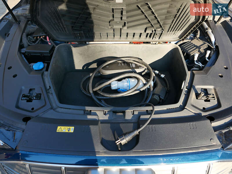 Внедорожник / Кроссовер Audi e-tron 2019 в Львове