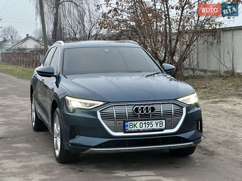 Внедорожник / Кроссовер Audi e-tron 2019 в Ровно