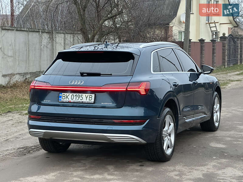 Внедорожник / Кроссовер Audi e-tron 2019 в Ровно