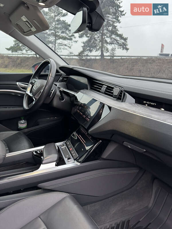 Внедорожник / Кроссовер Audi e-tron 2022 в Львове