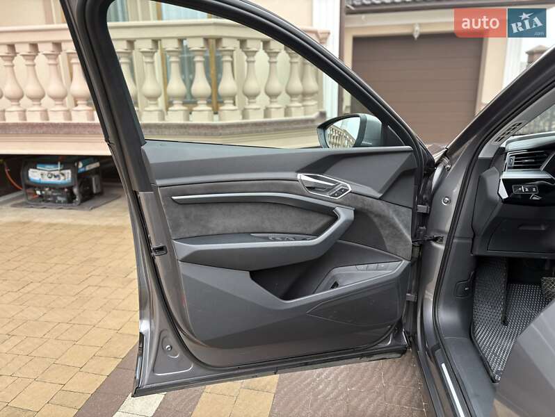 Внедорожник / Кроссовер Audi e-tron 2020 в Тернополе