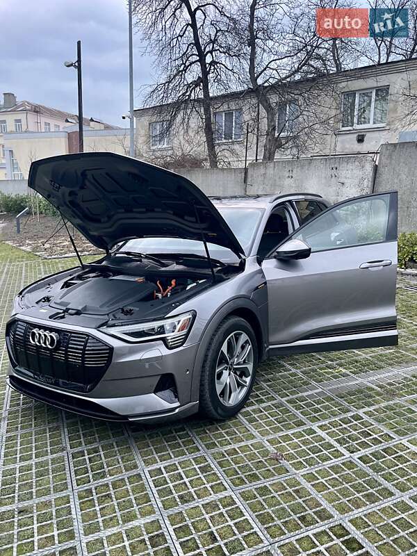Внедорожник / Кроссовер Audi e-tron 2020 в Львове