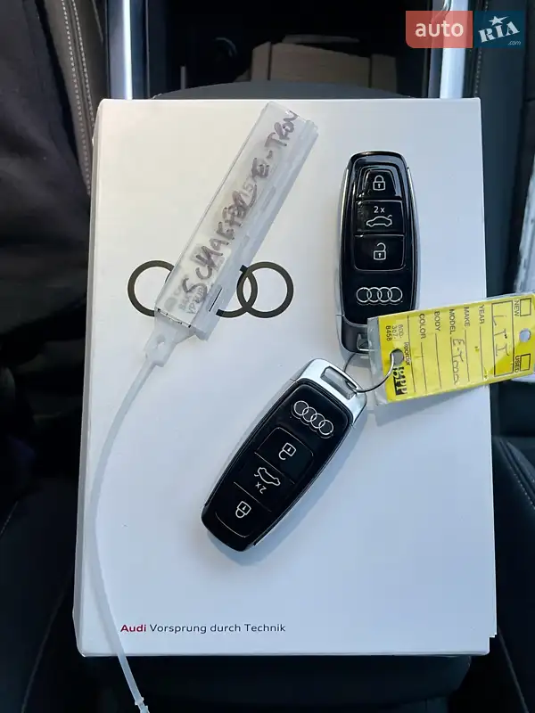 Внедорожник / Кроссовер Audi e-tron 2020 в Львове документ