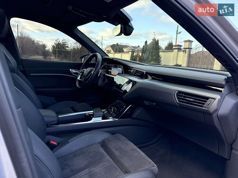 Внедорожник / Кроссовер Audi e-tron 2020 в Днепре