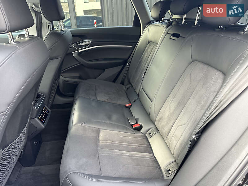 Внедорожник / Кроссовер Audi e-tron 2022 в Киеве