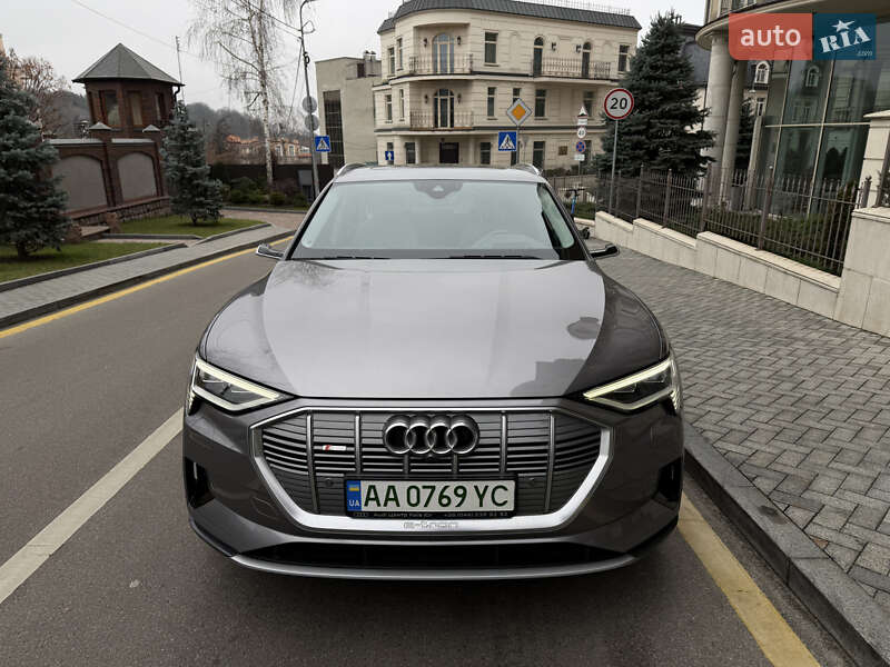Внедорожник / Кроссовер Audi e-tron 2019 в Киеве