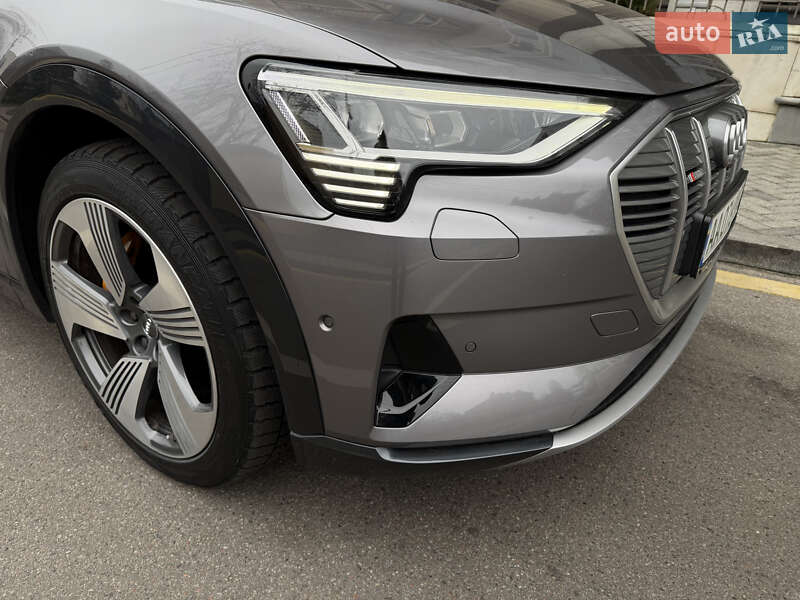 Внедорожник / Кроссовер Audi e-tron 2019 в Киеве