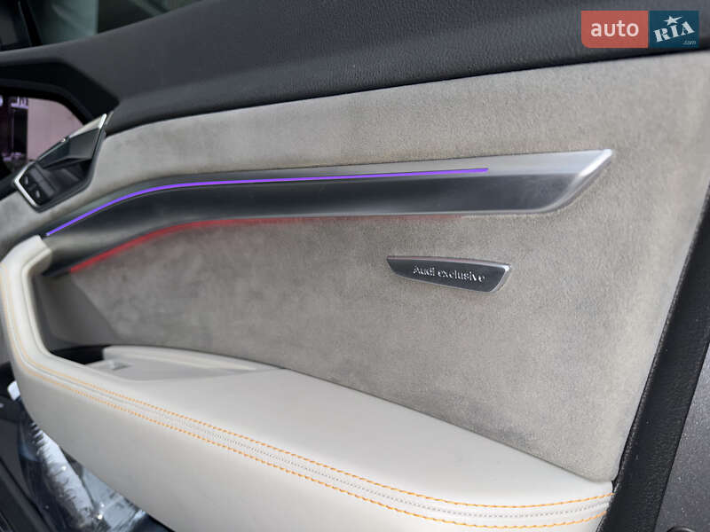 Внедорожник / Кроссовер Audi e-tron 2019 в Киеве